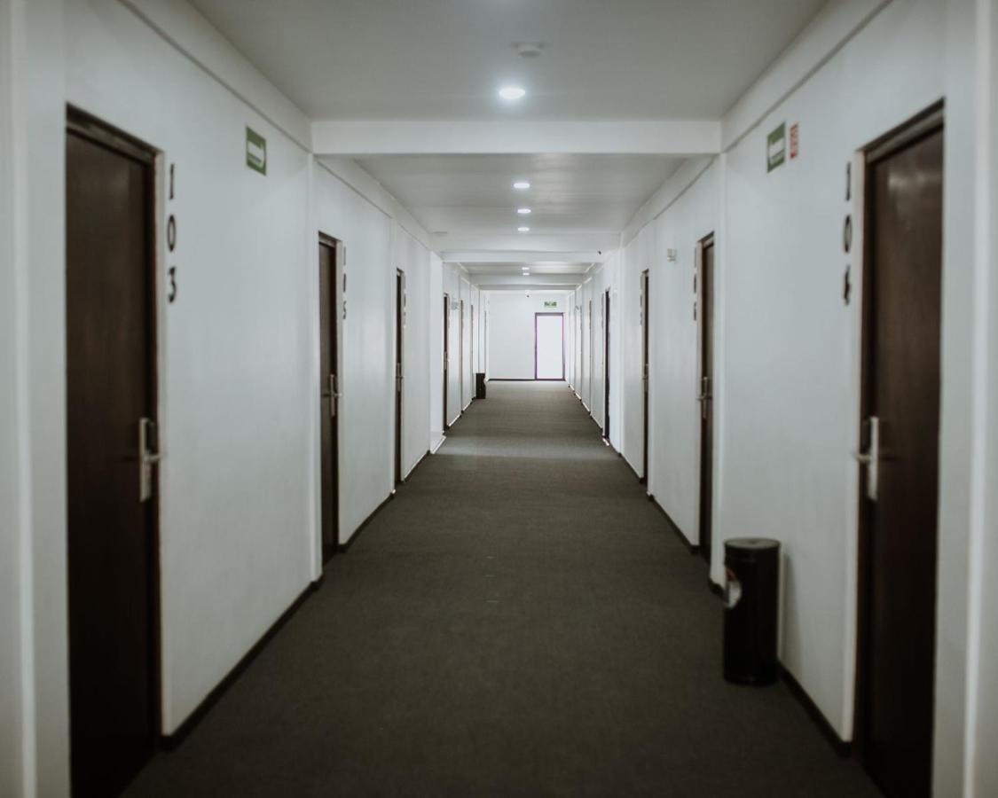 Hotel Capital Frontera มอนโกลวา ภายนอก รูปภาพ